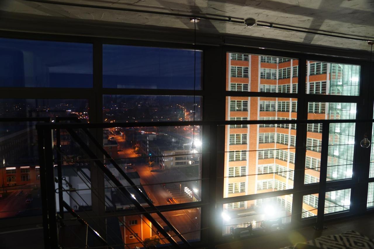 View Skyscraper Bata - Loft Xl Apartman Zlín Kültér fotó